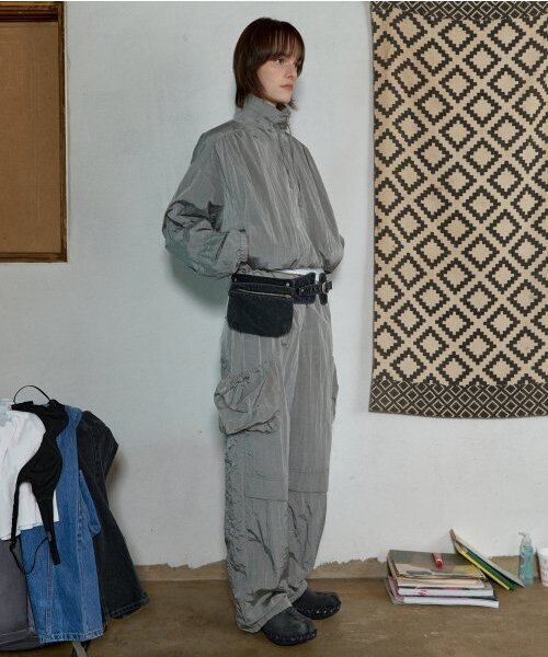 AOPT(アオプト)の「HIGH NECK SHIRRING BLOUSON - GRAY(ナイロンジャケット・レディース・その他・SMALL/MEDIUM)」の4枚目の写真