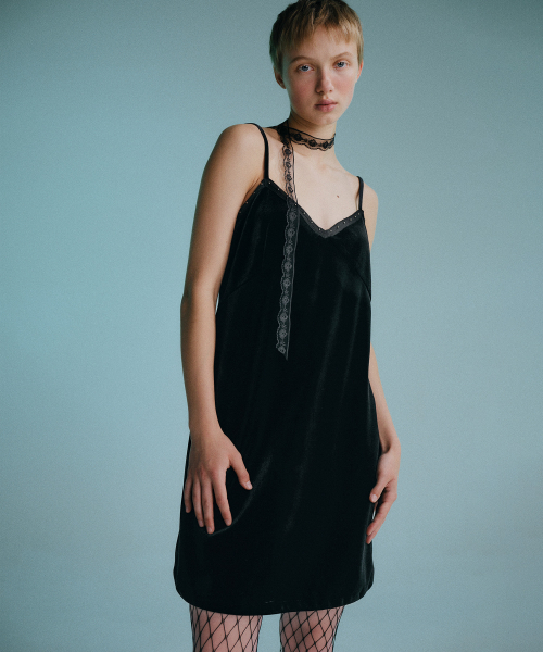 EN OR（エンオール）の「VELVET STUD MINI DRESS - BLACK（ワンピース・レディース・その他・SMALL/MEDIUM）」の2枚目の写真