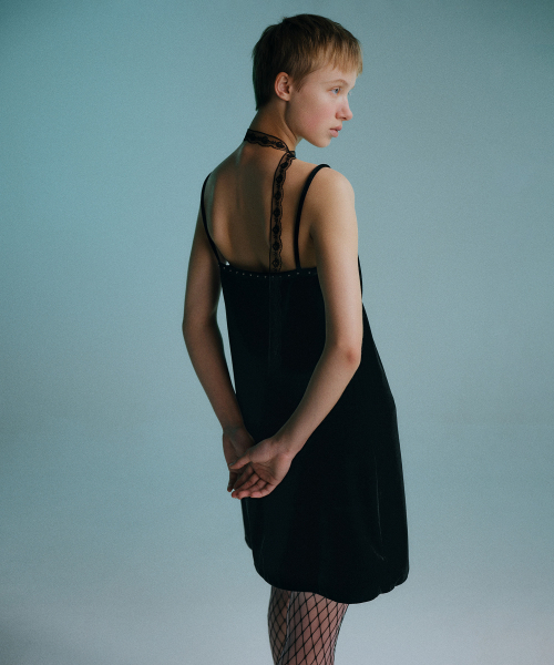 EN OR（エンオール）の「VELVET STUD MINI DRESS - BLACK（ワンピース・レディース・その他・SMALL/MEDIUM）」の3枚目の写真