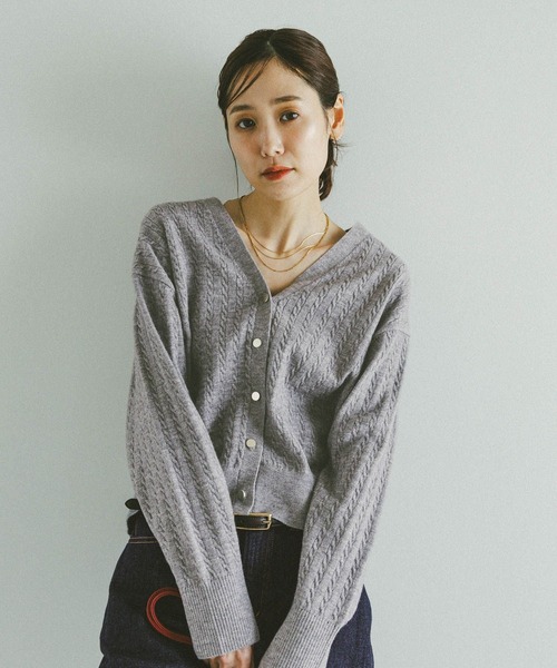 GLOBAL WORK（グローバルワーク）の「洗えるケーブルVネックカーディガン/608428（カーディガン/ボレロ・レディース・ライトイエロー/杢グレー/ネイビー・LARGE/MEDIUM）」の14枚目の写真