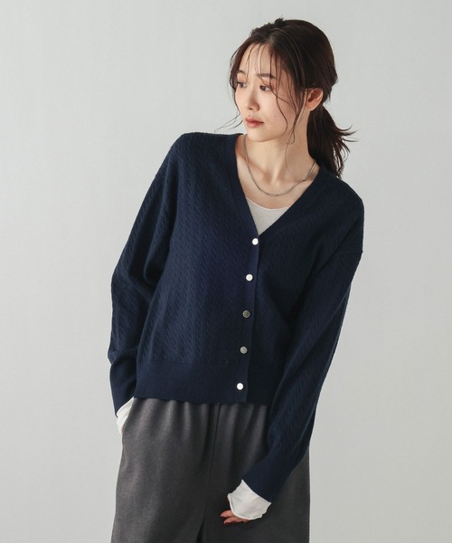 GLOBAL WORK（グローバルワーク）の「洗えるケーブルVネックカーディガン/608428（カーディガン/ボレロ・レディース・ライトイエロー/杢グレー/ネイビー・LARGE/MEDIUM）」の17枚目の写真