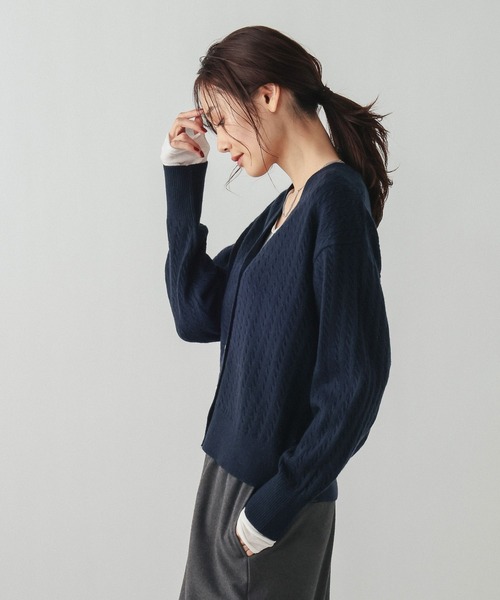 GLOBAL WORK（グローバルワーク）の「洗えるケーブルVネックカーディガン/608428（カーディガン/ボレロ・レディース・ライトイエロー/杢グレー/ネイビー・LARGE/MEDIUM）」の18枚目の写真