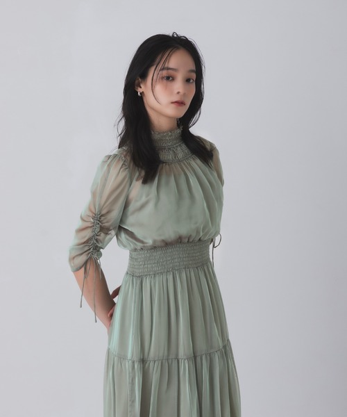 Rose of Sharon(ローズオブシャロン)の「ギャザーネックティアードドレス(ドレス・レディース・ライトカーキ/オールドローズ系/マスタード/カーキ/ブルーグレー・S/M/L)」の4枚目の写真