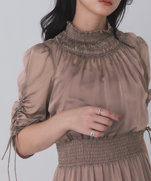 Rose of Sharon(ローズオブシャロン)の「ギャザーネックティアードドレス(ドレス・レディース・ライトカーキ/オールドローズ系/マスタード/カーキ/ブルーグレー・S/M/L)」の10枚目の写真