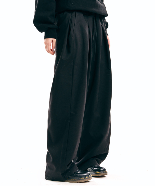 THAT'S IT（ザッツイット）の「サイドタックバルーンフィットスラックス_ブラック（スラックス・レディース・ブラック・LARGE/X-LARGE/MEDIUM）」の4枚目の写真