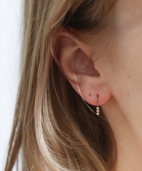 cui-cui(キュイキュイ)の「ダイヤモンド ライン ピアス | K10YG(ピアス(両耳用)・レディース・イエローゴールド・FREE)」の7枚目の写真