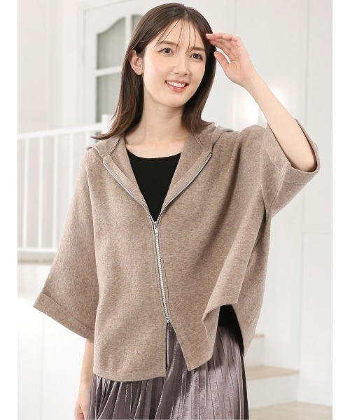 m.f.editorial(エムエフエディトリアル)の「【ストレッチ ウォッシャブル ニットアウター】ウォッシャブル ポンチョ風 フードコーディガン(カーディガン/ボレロ・レディース・ブラウン/オフホワイト/チャコールグレー・MEDIUM)」の3枚目の写真