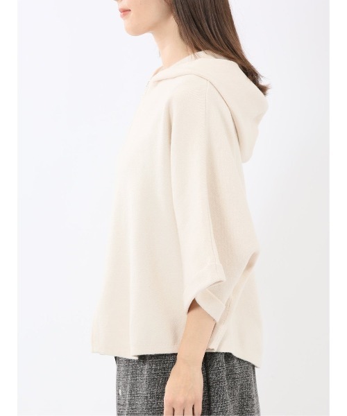 m.f.editorial(エムエフエディトリアル)の「【ストレッチ ウォッシャブル ニットアウター】ウォッシャブル ポンチョ風 フードコーディガン(カーディガン/ボレロ・レディース・ブラウン/オフホワイト/チャコールグレー・MEDIUM)」の9枚目の写真