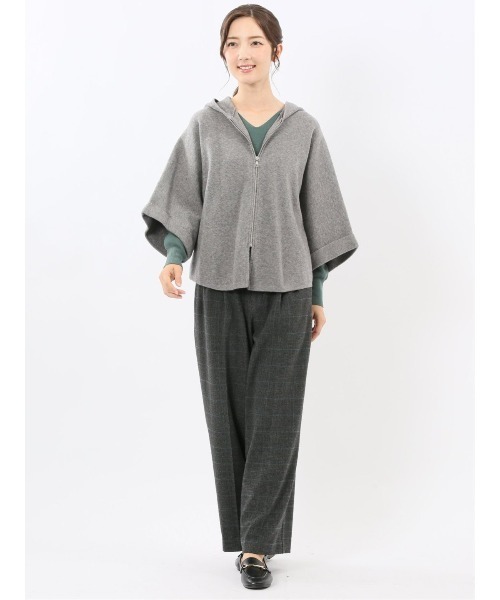 m.f.editorial(エムエフエディトリアル)の「【ストレッチ ウォッシャブル ニットアウター】ウォッシャブル ポンチョ風 フードコーディガン(カーディガン/ボレロ・レディース・ブラウン/オフホワイト/チャコールグレー・MEDIUM)」の6枚目の写真