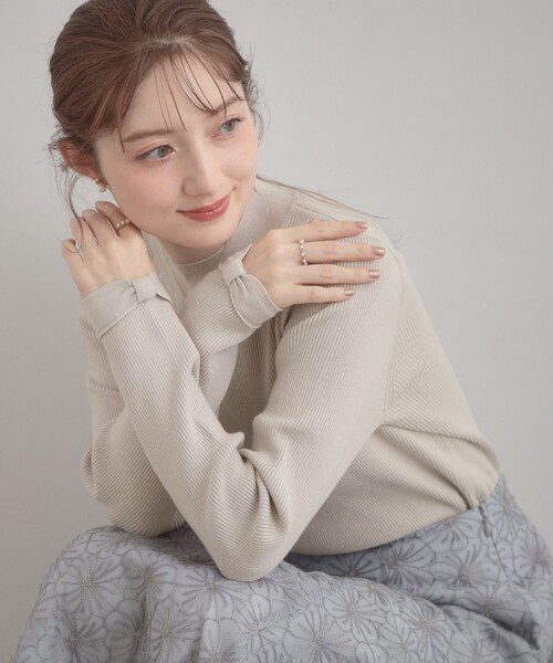 couture brooch（クチュールブローチ）の「【洗える・着映え】袖リボン リブニット（ニット/セーター・レディース・サックスブルー/オフホワイト/ネイビー/ナチュラル・38/36/42/40）」の2枚目の写真