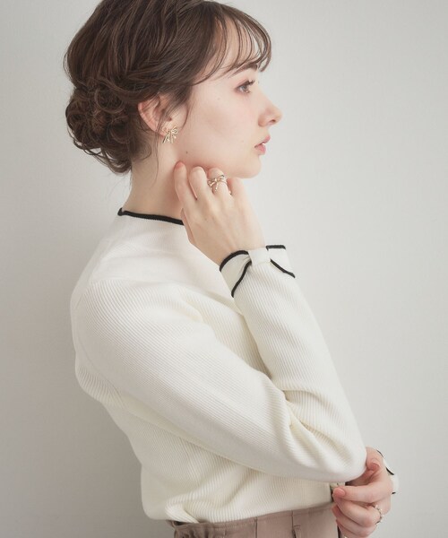 couture brooch（クチュールブローチ）の「【洗える・着映え】袖リボン リブニット（ニット/セーター・レディース・サックスブルー/オフホワイト/ネイビー/ナチュラル・38/36/42/40）」の12枚目の写真