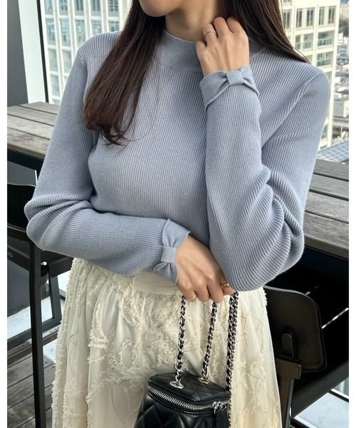 couture brooch（クチュールブローチ）の「【洗える・着映え】袖リボン リブニット（ニット/セーター・レディース・サックスブルー/オフホワイト/ネイビー/ナチュラル・38/36/42/40）」の4枚目の写真