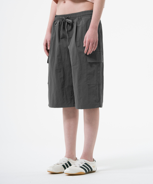 THAT'S IT（ザッツイット）の「[Renew Ver.]ナイロンワイドカーゴハーフパンツグレー（その他パンツ・レディース・その他・X-LARGE/MEDIUM/LARGE）」の2枚目の写真