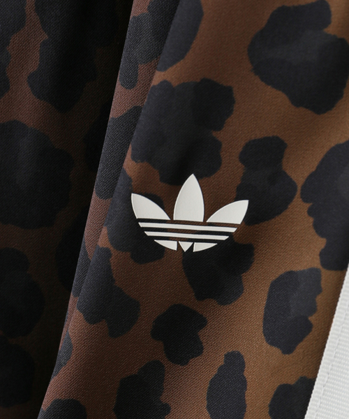 Spick & Span（スピックアンドスパン）の「adidas / アディダス LEO PRINT WIDE LEG SATIN PANTS（その他パンツ・レディース・ブラウン・SMALL/X-SMALL）」の7枚目の写真