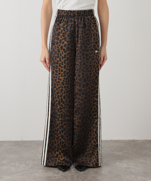 Spick & Span（スピックアンドスパン）の「adidas / アディダス LEO PRINT WIDE LEG SATIN PANTS（その他パンツ・レディース・ブラウン・SMALL/X-SMALL）」の8枚目の写真