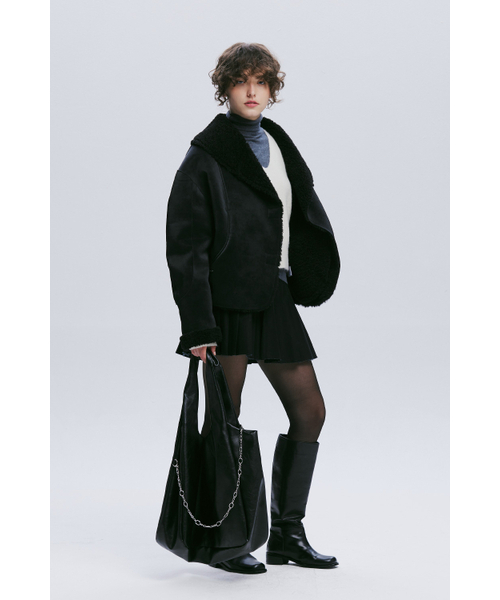 AFTERHOURS(アフターアワーズ)の「SHAWL COLLAR MUSTANG JACKET (BLACK)(ムートンコート・レディース・その他・FREE)」の4枚目の写真