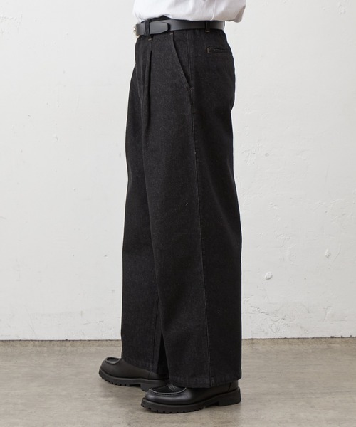 COLONY 2139(コロニートゥーワンスリーナイン)の「ナチュラルスラブデニム1タックワイドスラックス(デニムパンツ・メンズ・インディゴブルー/ブラック・MEDIUM/LARGE)」の10枚目の写真