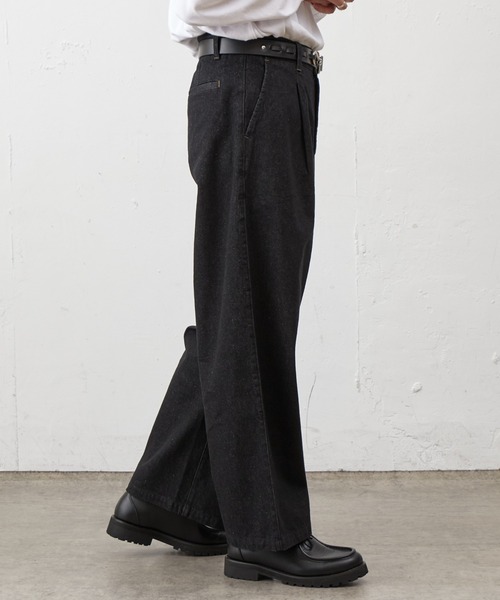 COLONY 2139(コロニートゥーワンスリーナイン)の「ナチュラルスラブデニム1タックワイドスラックス(デニムパンツ・メンズ・インディゴブルー/ブラック・MEDIUM/LARGE)」の12枚目の写真