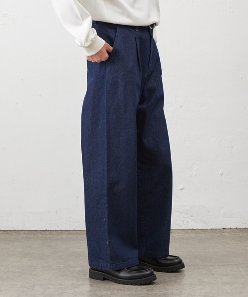 COLONY 2139(コロニートゥーワンスリーナイン)の「ナチュラルスラブデニム1タックワイドスラックス(デニムパンツ・メンズ・インディゴブルー/ブラック・MEDIUM/LARGE)」の19枚目の写真