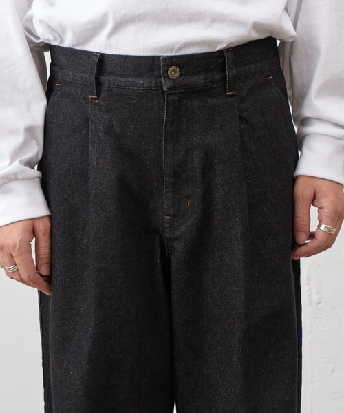 COLONY 2139(コロニートゥーワンスリーナイン)の「ナチュラルスラブデニム1タックワイドスラックス(デニムパンツ・メンズ・インディゴブルー/ブラック・MEDIUM/LARGE)」の5枚目の写真
