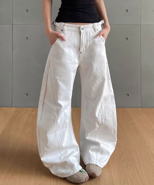 VIVID LADY(ビビッドレディー)の「カーブ バギーデニムパンツ(デニムパンツ・レディース・アイボリー・SMALL/MEDIUM/LARGE)」の3枚目の写真