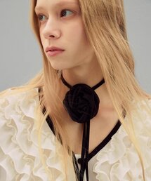 DEWEDEWE（デュイデュイ）の「ローズボロタイ_ブラック（ネックレス）」