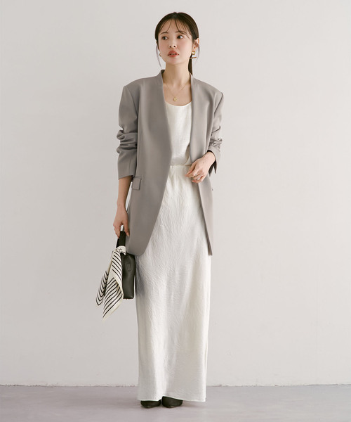 Noble(ノーブル)の「Vカラースキンジャケット(ノーカラージャケット・レディース・ブラック/ベージュ系その他・38/36)」の11枚目の写真