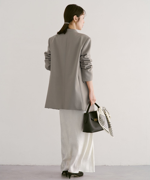 Noble(ノーブル)の「Vカラースキンジャケット(ノーカラージャケット・レディース・ブラック/ベージュ系その他・38/36)」の13枚目の写真