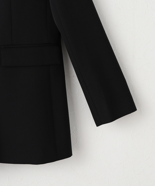 Noble(ノーブル)の「Vカラースキンジャケット(ノーカラージャケット・レディース・ブラック/ベージュ系その他・38/36)」の16枚目の写真