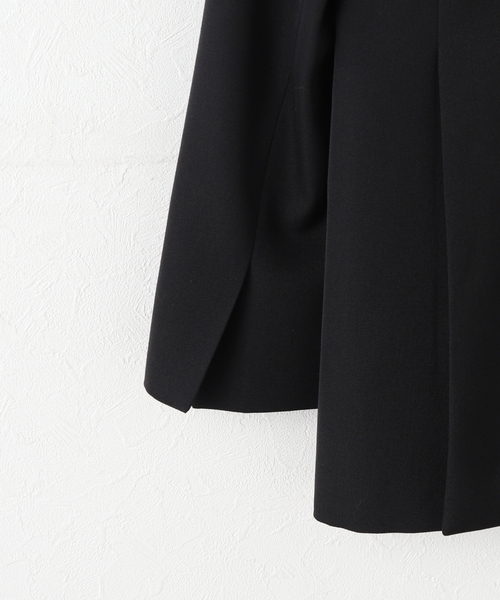 Noble(ノーブル)の「Vカラースキンジャケット(ノーカラージャケット・レディース・ブラック/ベージュ系その他・38/36)」の17枚目の写真