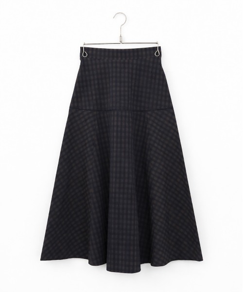 Marilyn Moon（マリリンムーン）の「gingham check embroidery skirt（スカート・レディース・ブラック×ブルー/ブラウン系その他/ホワイト×ネイビー・FREE）」の3枚目の写真