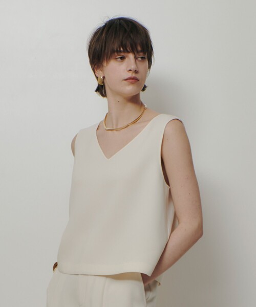 allureville（アルアバイル）の「【ATELIER Line】ダブルクロスショートVネックプルオーバー（シャツ/ブラウス・レディース・オフホワイト/ブラック・2）」の4枚目の写真