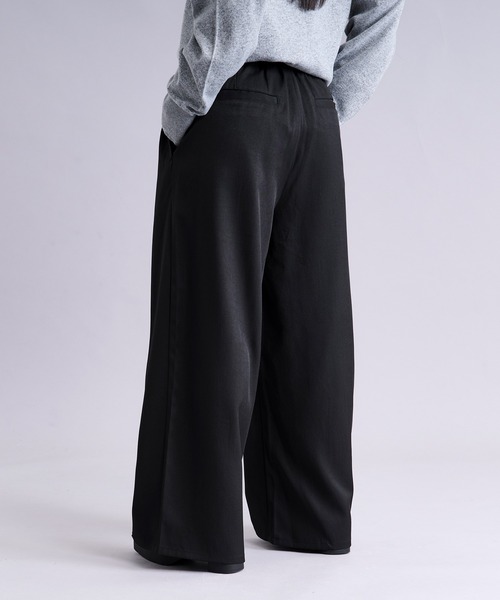 Ellno Loset(エルノロゼット)の「フロントジップタックワイドパンツ(スラックス・メンズ・チャコール/ブラック・X-SMALL/SMALL/MEDIUM/LARGE)」の6枚目の写真