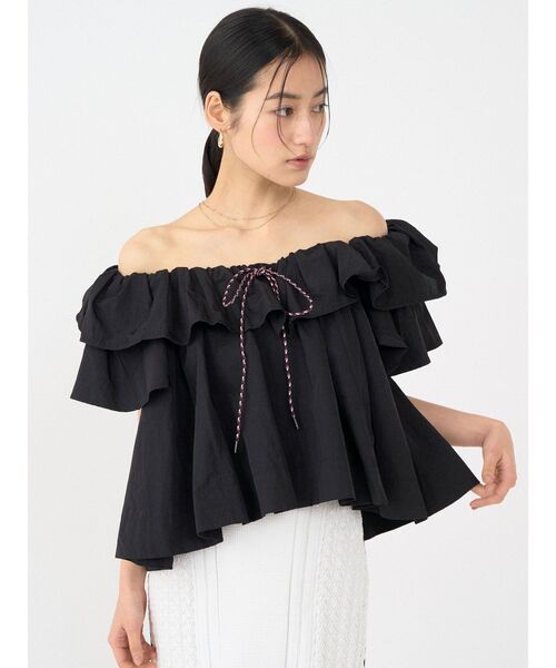 LAGUNAMOON（ラグナムーン）の「【FILA別注】フリルオフショルブラウス（シャツ/ブラウス・レディース・ライトブルー/ブラック/ホワイト・FREE）」の2枚目の写真