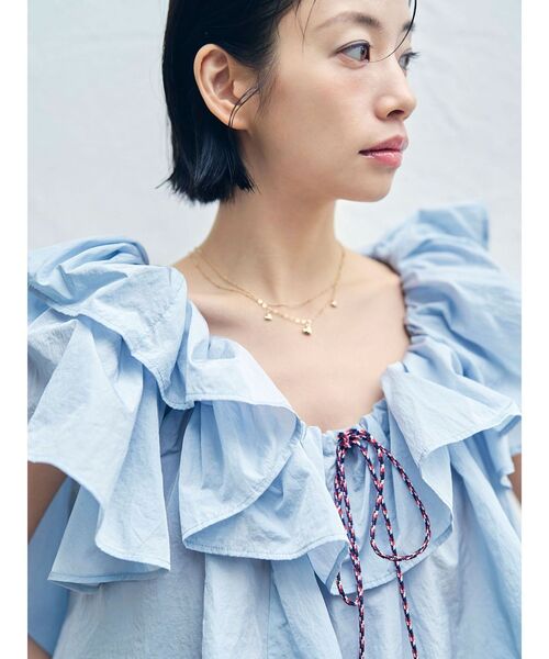 LAGUNAMOON（ラグナムーン）の「【FILA別注】フリルオフショルブラウス（シャツ/ブラウス・レディース・ライトブルー/ブラック/ホワイト・FREE）」の4枚目の写真