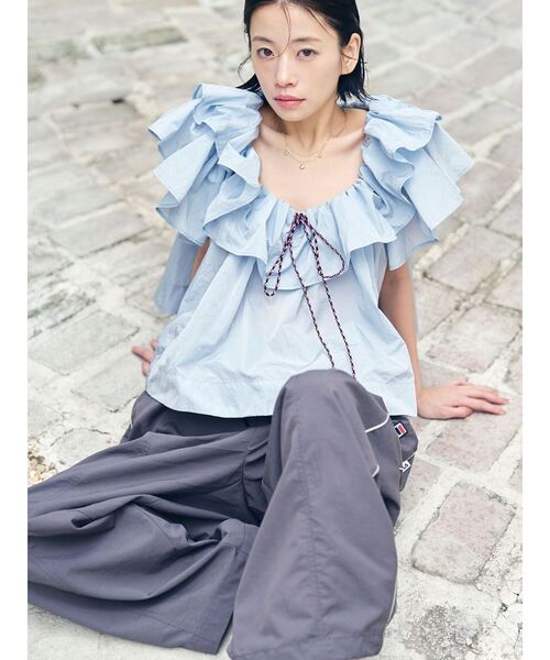 LAGUNAMOON（ラグナムーン）の「【FILA別注】フリルオフショルブラウス 【夏服】（シャツ/ブラウス・レディース・ライトブルー/ブラック/ホワイト・FREE）」の18枚目の写真