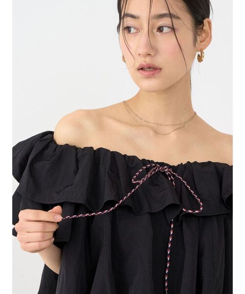 LAGUNAMOON（ラグナムーン）の「【FILA別注】フリルオフショルブラウス 【夏服】（シャツ/ブラウス・レディース・ライトブルー/ブラック/ホワイト・FREE）」の19枚目の写真