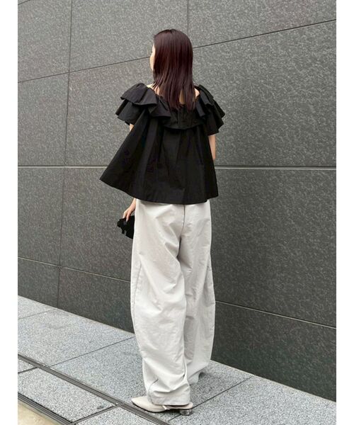 LAGUNAMOON(ラグナムーン)の「【FILA別注】フリルオフショルブラウス 【夏服】(シャツ/ブラウス・レディース・ライトブルー/ブラック/ホワイト・FREE)」の9枚目の写真