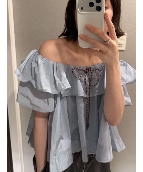 LAGUNAMOON(ラグナムーン)の「【FILA別注】フリルオフショルブラウス 【夏服】(シャツ/ブラウス・レディース・ライトブルー/ブラック/ホワイト・FREE)」の11枚目の写真