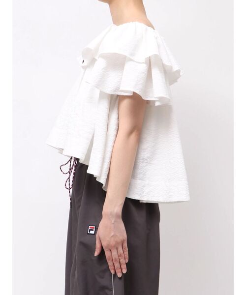 LAGUNAMOON(ラグナムーン)の「【FILA別注】フリルオフショルブラウス 【夏服】(シャツ/ブラウス・レディース・ライトブルー/ブラック/ホワイト・FREE)」の16枚目の写真