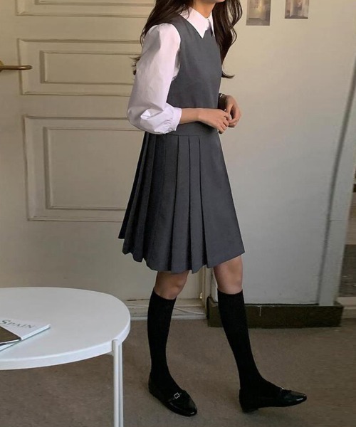 ReRe(リリ)の「プリーツ切替ジャンパースカート(ジャンパースカート・レディース・グレー/ブラック・FREE)」の8枚目の写真