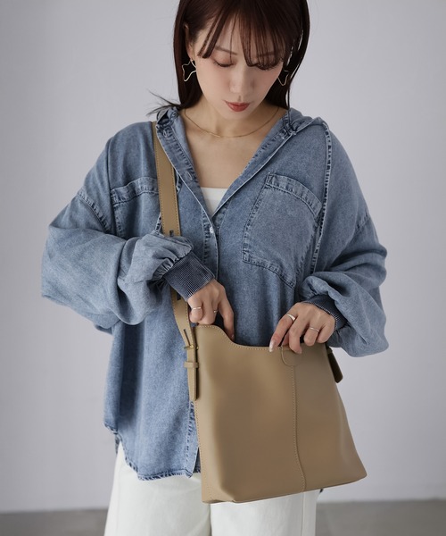 Riberry(リベリー)の「【ポーチ付き】ワンハンドルスクエアバッグ(ショルダーバッグ・レディース・ブラウン/ベージュ/ブラック・FREE)」の22枚目の写真