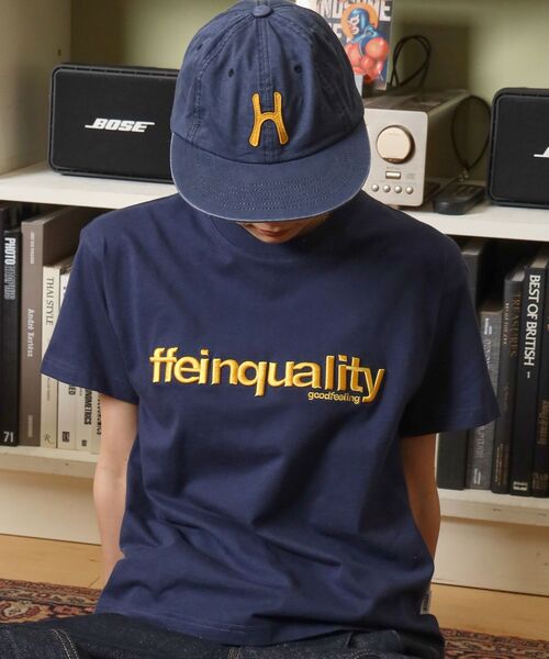 FFEIN(フェイン)の「【FFEIN(フェイン)】センターデカロゴ3D刺繍ショート丈Tシャツ/ クルーネック 半袖 刺繍 【短丈】(Tシャツ/カットソー・メンズ・ブラック/ダークグリーン/アッシュグレー/ホワイト/ネイビー/モカ・LARGE/MEDIUM/SMALL/X-LARGE)」の1枚目の写真