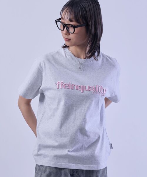 FFEIN(フェイン)の「【FFEIN(フェイン)】センターデカロゴ3D刺繍ショート丈Tシャツ/ クルーネック 半袖 刺繍 【短丈】(Tシャツ/カットソー・メンズ・ブラック/ダークグリーン/アッシュグレー/ホワイト/ネイビー/モカ・LARGE/MEDIUM/SMALL/X-LARGE)」の10枚目の写真