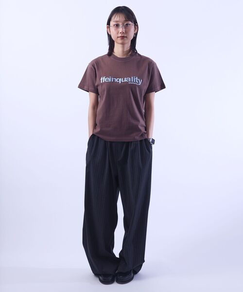 FFEIN(フェイン)の「【FFEIN(フェイン)】センターデカロゴ3D刺繍ショート丈Tシャツ/ クルーネック 半袖 刺繍 【短丈】(Tシャツ/カットソー・メンズ・ブラック/ダークグリーン/アッシュグレー/ホワイト/ネイビー/モカ・LARGE/MEDIUM/SMALL/X-LARGE)」の19枚目の写真
