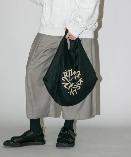 my beautiful landlet(マイビューティフルランドレット)の「【my beautiful landlet】SEMI WET LINEN TOTE BAG(トートバッグ・メンズ・ベージュ/ブラック/マルチ・FREE)」の15枚目の写真