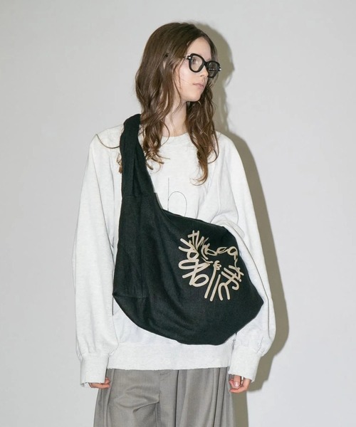 my beautiful landlet(マイビューティフルランドレット)の「【my beautiful landlet】SEMI WET LINEN TOTE BAG(トートバッグ・メンズ・ベージュ/ブラック/マルチ・FREE)」の7枚目の写真