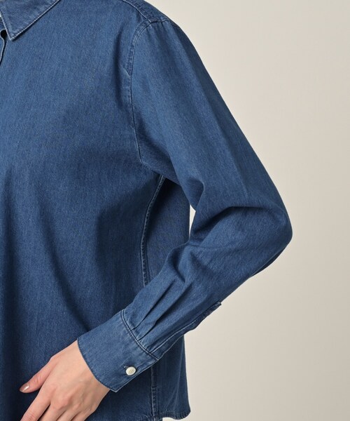 UNTITLED（アンタイトル）の「ライトウェイトデニムブラウス（シャツ/ブラウス・レディース・ブルー/サックスブルー・00/02/04/44/48/50）」の19枚目の写真