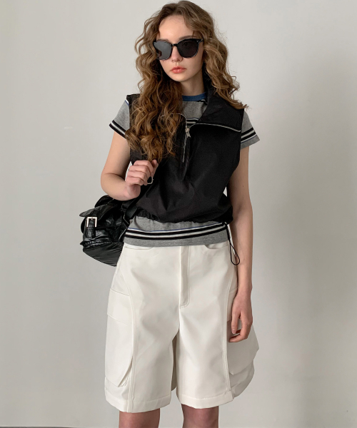 VASCARA(バスカラ)の「Half Zip-Up String Cropped Vest(ベスト・レディース・ブラック・FREE)」の2枚目の写真