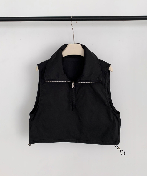 VASCARA(バスカラ)の「Half Zip-Up String Cropped Vest(ベスト・レディース・ブラック・FREE)」の4枚目の写真